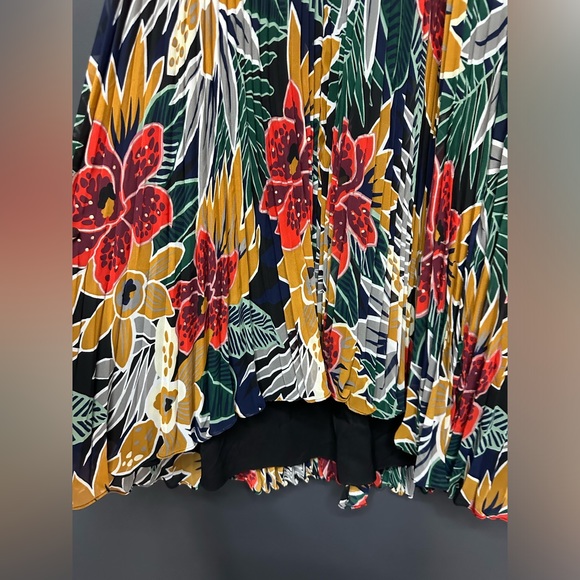 NEW Club Monaco Zorbina Pleated Floral Midi Dress 6 - Picture 5 of 8